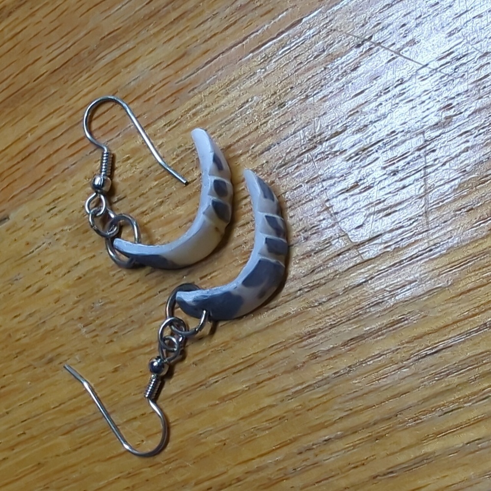 Shell earrings - Picture 4 of 5